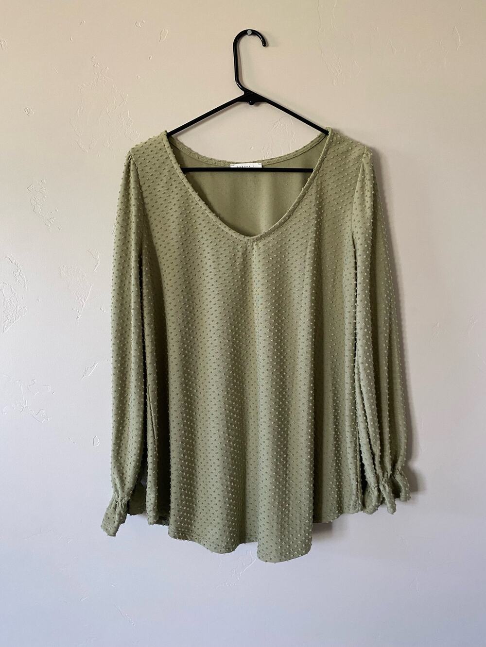Reborn J Green Swiss Dot Long Sleeved Blouse SZ L NWT Fall Business Casual Flowy